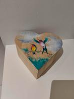 boîte à bijoux en bois en forme de coeur peinte à la main