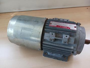 Elektro-asynchrone motor 3F 230V / 400V 0,55 kW met rem.