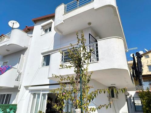 Villa te koop in Kuşadası op 500 meter van de zee, Immo, Buitenland, Turkije, Woonhuis, Stad