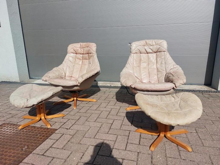 Paar schommelstoelen + voetenbank — Bramin (DK), Huis en Inrichting, Fauteuils, Gebruikt, Leer, Ophalen