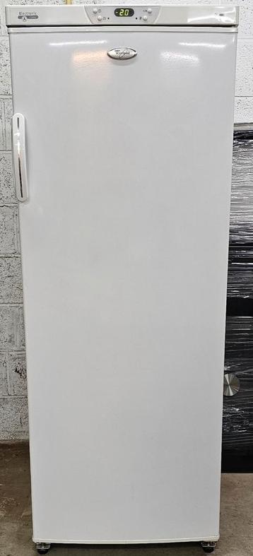 Whirlpool diepvriezer met grote kast — Klasse A — tot —24 beschikbaar voor biedingen