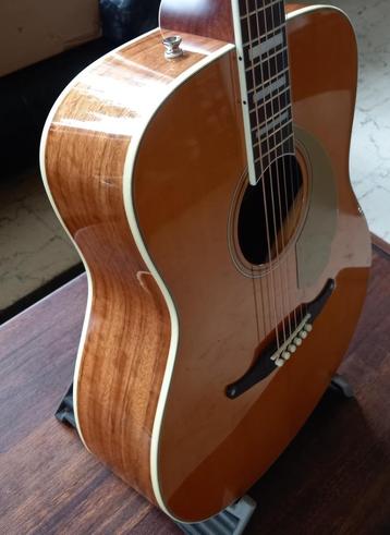 Fender neuve: Elec. acoustic Palomino VA full massive /Case beschikbaar voor biedingen
