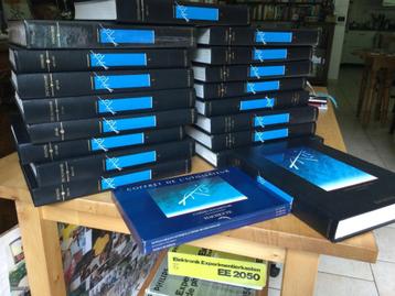 DOCUMENTAIRE-UNIVERSUM „HACHETTE"+GEBRUIKERSBOX beschikbaar voor biedingen