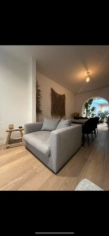 Heel comfortabele loveseat zetel te koop beschikbaar voor biedingen