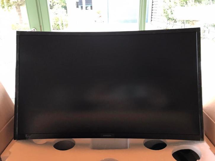Samsung Essential monitor S3 curved. 24 inch, Computers en Software, Monitoren, Zo goed als nieuw, LED, HD, Ophalen