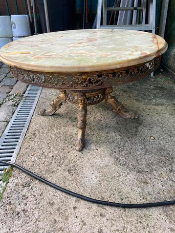Salontafel rond met onyx blad beschikbaar voor biedingen