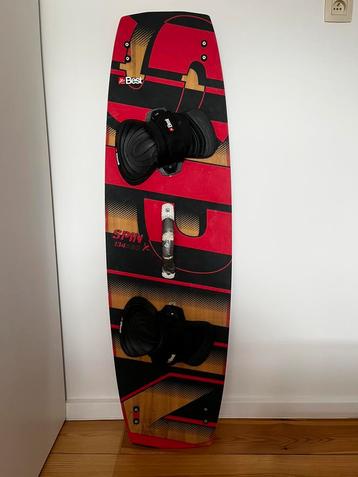 Kitesurf board twintip Best Spin 134x40 cm, Double astuce, Enlèvement, Planche de kite