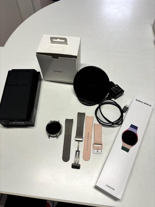 Samsung Galaxy Watch 5 PRO TITANIUM 45 mm + accessoires, Handtassen en Accessoires, Smartwatches, Zo goed als nieuw, Android, Grijs