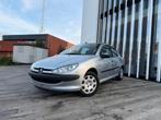 Peugeot 206 1.4 benzine 97000 km gekeurd garantie 3250€, Auto's, Voorwielaandrijving, Stof, 1360 cc, Zwart