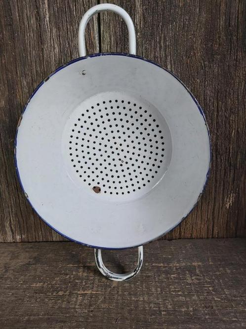 Mooi groot oud emaille vergiet / treef, met blauwe rand, Antiek en Kunst, Antiek | Email, Ophalen of Verzenden