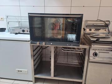 Oven + onderstel en toebehoren  beschikbaar voor biedingen