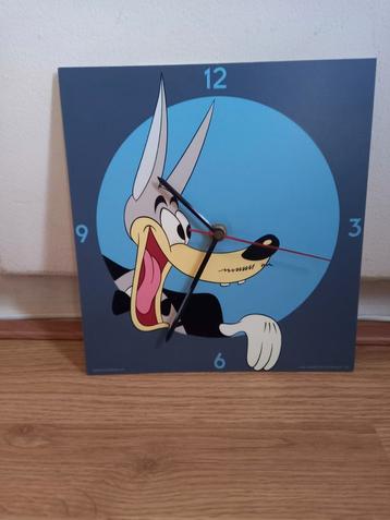 Mechanische klok met stripboekdecoratie beschikbaar voor biedingen