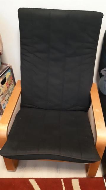 2 sièges et repose-pieds noirs Ikea Poäng