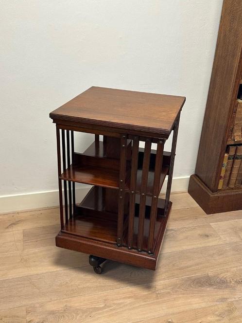 Antieke notenhouten boekenmolen, Antiek en Kunst, Antiek | Kantoor en Zakelijk, Ophalen of Verzenden