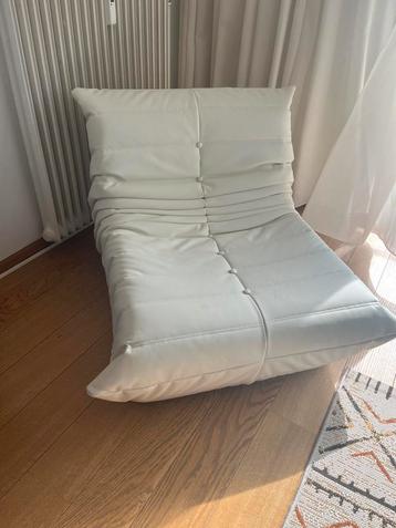 Togo fauteuil beschikbaar voor biedingen