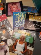 Vinyl singles, Enlèvement