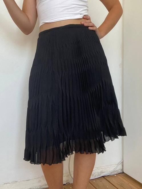 Olivier Strelli Plissé midi rok | Maat 40 | Zwart, Vêtements | Femmes, Jupes, Comme neuf, Taille 38/40 (M), Noir, Sous le genou