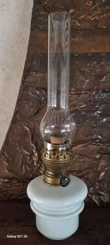 petroleumlamp beschikbaar voor biedingen