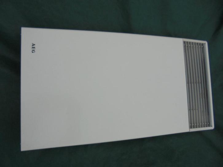 elektrische wandconvector AEG, Huis en Inrichting, Kachels, Zo goed als nieuw, Hangend, Overige soorten, Elektrisch, Ophalen
