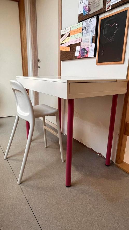 Bureau Ikea Vika Veine + stoel Ikea Urban, Huis en Inrichting, Bureaus, Gebruikt, Bureau, Ophalen