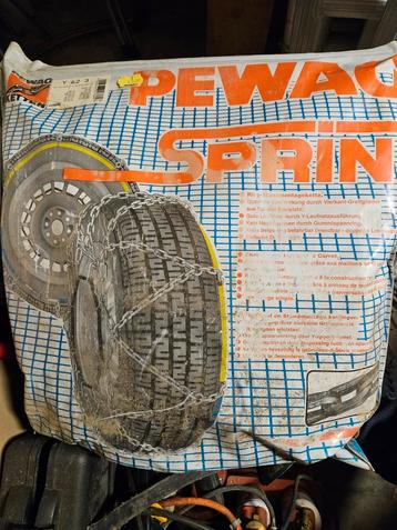 Sneeuwkettingen auto beschikbaar voor biedingen