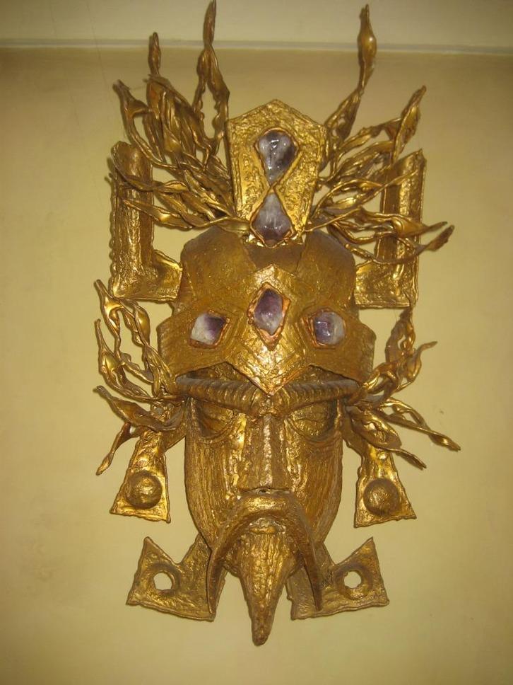 Paul Moerenhout wandlamp in masker (messing en agaatstenen), Huis en Inrichting, Lampen | Wandlampen, Gebruikt, Ophalen
