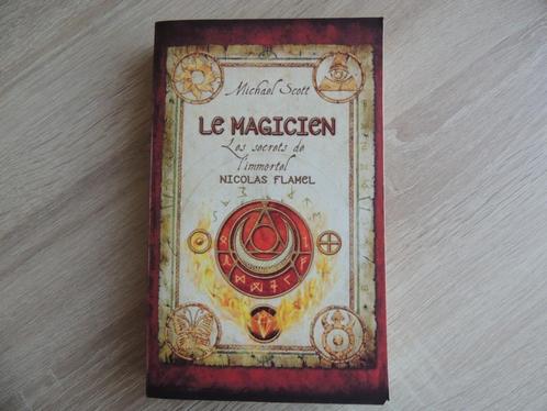Livre - Le magicien tome 2 - Les secrets de l'immortel, Boeken, Fantasy, Ophalen