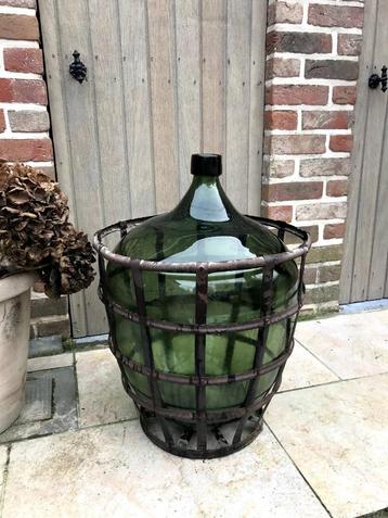 Dame Jeanne beschikbaar voor biedingen