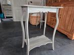 Petite table, Maison & Meubles, Tables | Tables d'appoint, Enlèvement