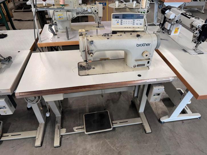 Industriele naaiamchine brother vol automaat rechtstik 220v, Hobby & Loisirs créatifs, Machines à coudre & Accessoires, Utilisé