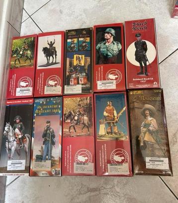 Gros dtock de figurines miniatures andrea plomb, Enlèvement