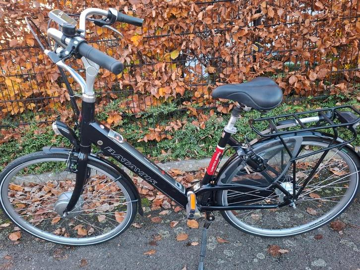 Batavus ion elektrische fiets damesfiets, Fietsen en Brommers, Fietsen | Dames | Moederfietsen, Zo goed als nieuw, Batavus, Dubbele standaard