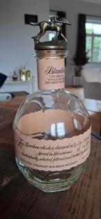 Blantons fles met A dop, Ophalen