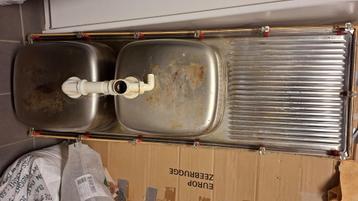 spoeltafel beschikbaar voor biedingen