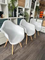 8 Scandinavische stoelen, Ophalen, Metaal, Wit, Zo goed als nieuw