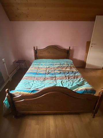 Volledig eikenhouten slaapkamer + 2 elektrische boxsprings beschikbaar voor biedingen