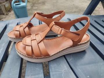 Sandales Hush puppies NEUVES 39 beschikbaar voor biedingen