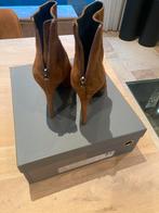 Enkellaarsjes daim cognac-kleur Lola Cruz, Kleding | Dames, Schoenen, Overige kleuren, Lage of Enkellaarzen, Nieuw, Ophalen