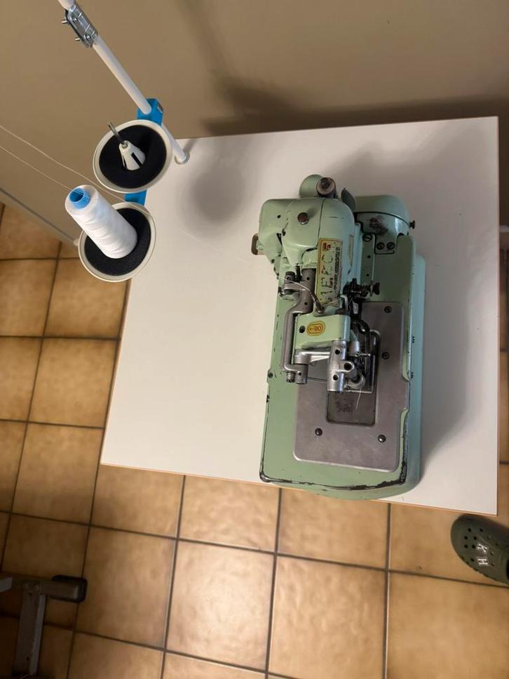 Reece s2 knoopsgat machine + knoopaanzet machine, Hobby en Vrije tijd, Naaimachines en Toebehoren, Zo goed als nieuw, Ophalen