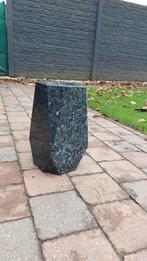 Prachtige vaas voor op grafsteen of tuin in Graniet, Ophalen, Zo goed als nieuw, Zwart, Overige materialen
