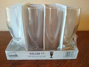 12 champagne glazen Vasik Valon 17cl beschikbaar voor biedingen