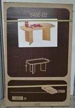 Nouvelle table de salon, Enlèvement