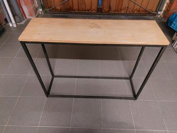 Sidetable beschikbaar voor biedingen