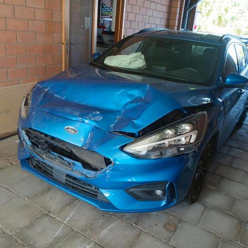 Ford focus st line, Auto diversen, Ongevalwagen, Handgeschakeld, Benzine, Break, Blauw, Ophalen