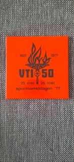 Tegel 15x15cm VTI Kortrijk 50 1927&1977, Ophalen of Verzenden