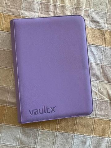 Vault X Binder voor kaarten beschikbaar voor biedingen
