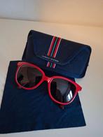 TOMMY HILFIGER rode zonnebril met originele etui, Handtassen en Accessoires, Zonnebrillen en Brillen | Dames, Overige merken, Zonnebril