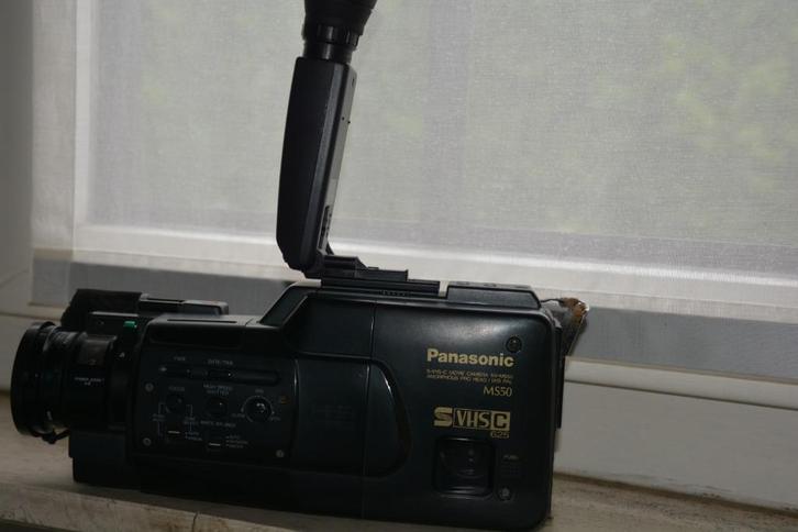 videocamera met toebehoren, Audio, Tv en Foto, Videocamera's Analoog, (Video)band, VHS of SVHS, Ophalen of Verzenden
