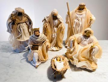 Prachtige handgemaakte figuren Kerststal beschikbaar voor biedingen