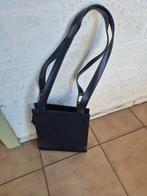 Handtas bulaggi, Enlèvement